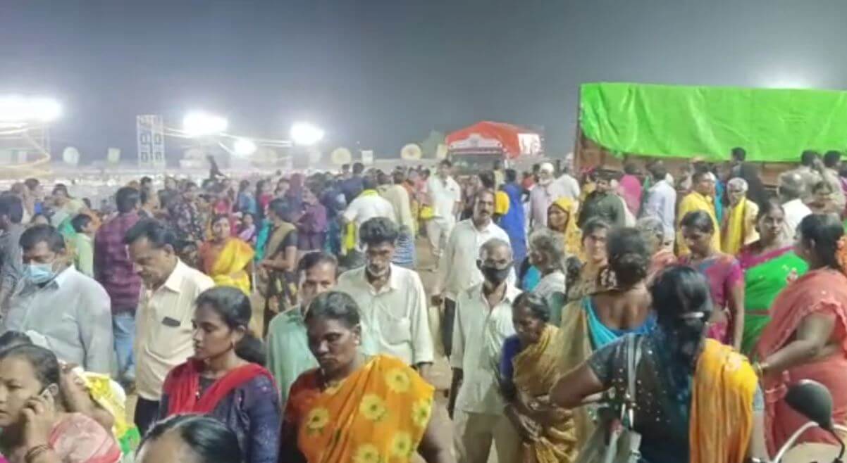 3killedseveralinjuredinstampedeatchandrababunaidussabhaininguntur