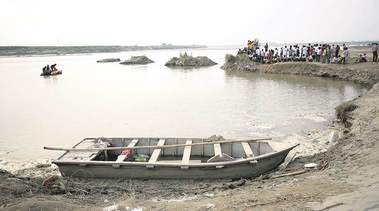 atleast36missingasboatcapsizesingodavaririver