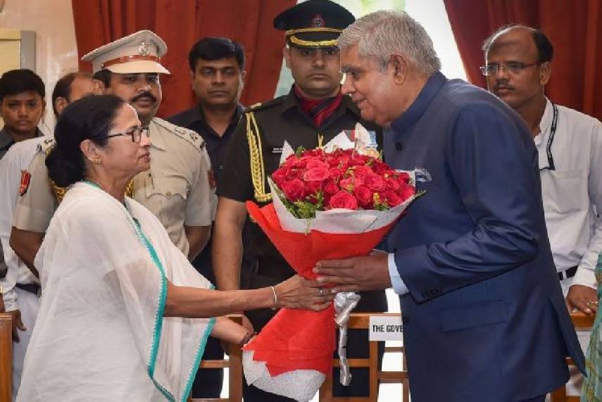 mamataholdsmeetingwithbengalgovernor