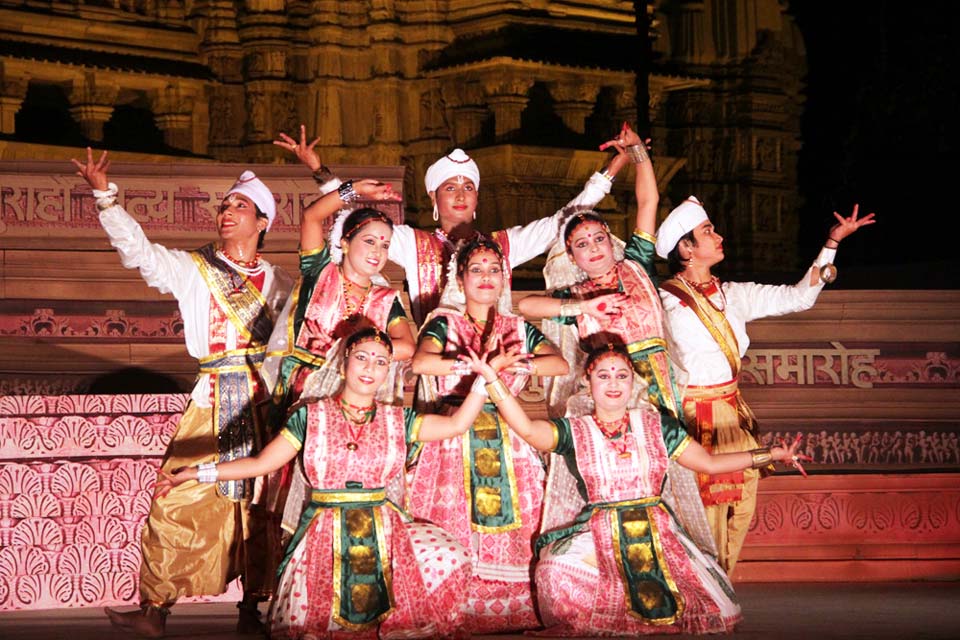 khajurahodancefestivalbeginsinmadhyapradesh