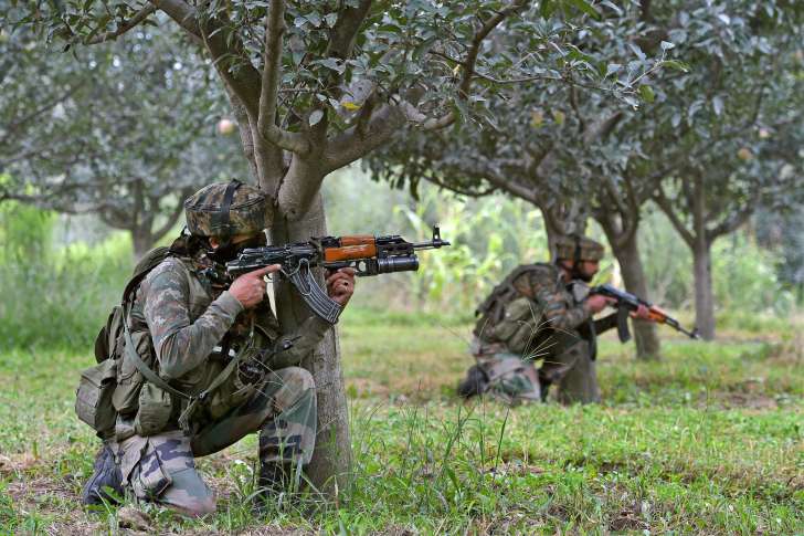 eightsecuritymenkilledasfidayeenattackpolicecomplexinkashmir