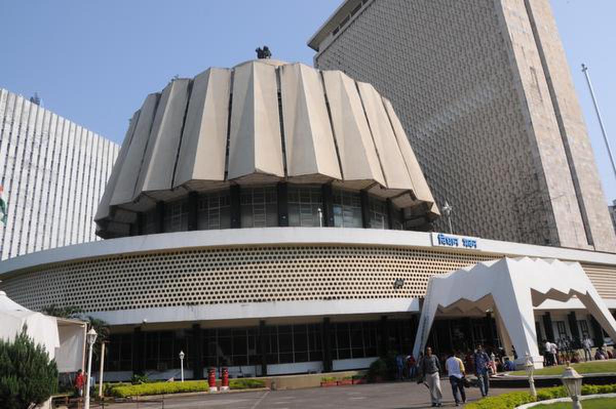 shivsenamlasdemandremovalofaurangzeb’sgraveprotestatmaharashtraassembly