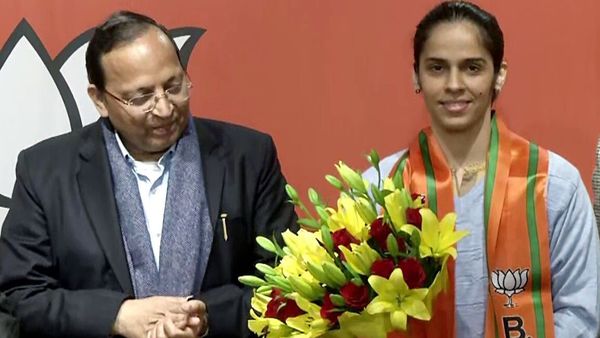 badmintonacesainanehwaljoinsbjp
