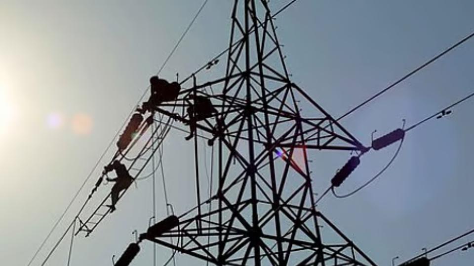 Elderly Couple Dies After Electric Pole Falls on Them in Kadapa