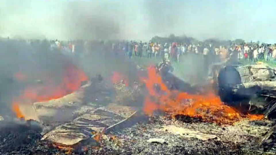indianairforcemirage2000fighterjetcrashesinmadhyapradesh