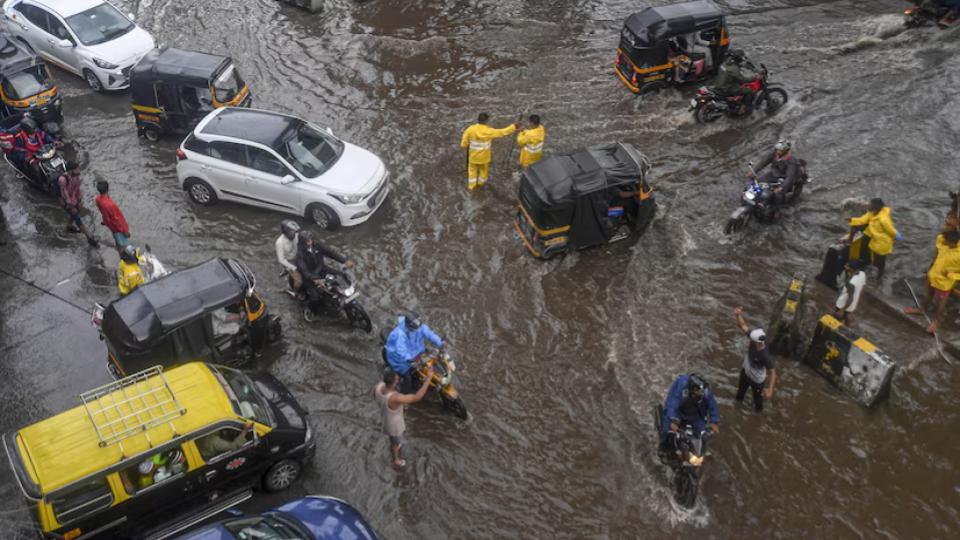 imdpredictsheavyraininseveralpartsofmaharashtraissuesredalert