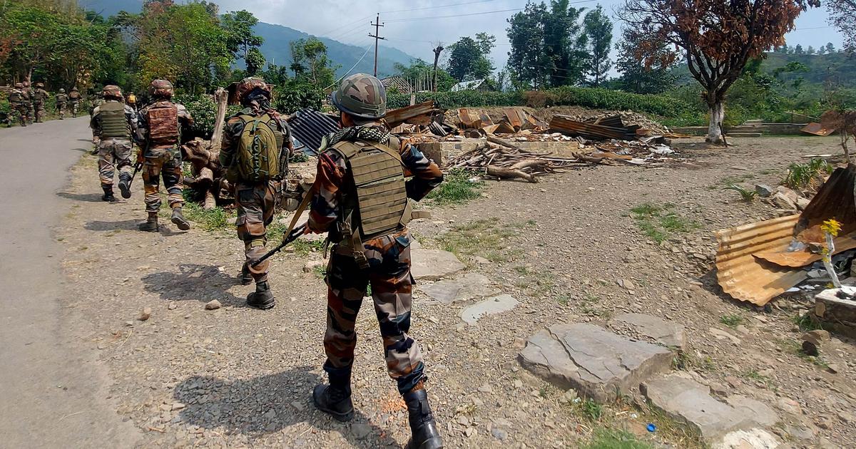 combinedforceofmanipurpoliceparamilitaryforceandarmyconductsmasscombingoperationinimphal