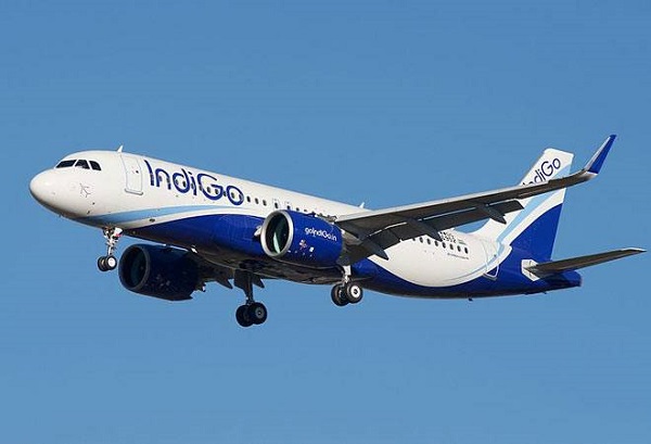 passengersphonecatchesfiremidairondelhiboundindigoflightnoinjuries