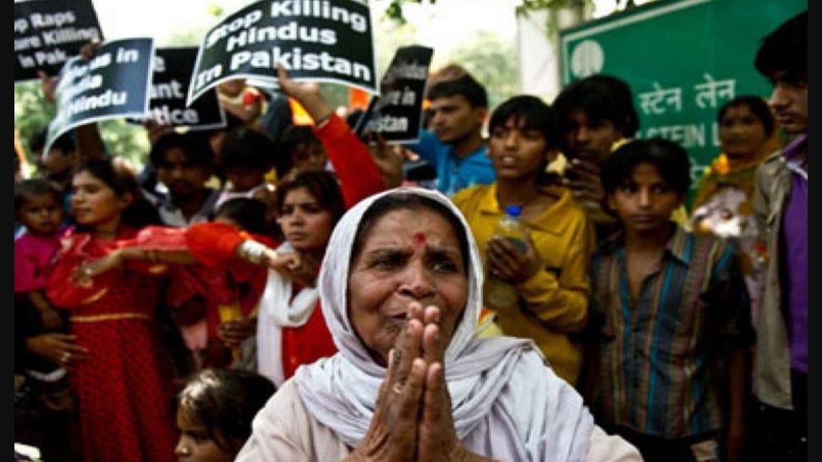 hindusikhrefugeesstageprotestnearkejriwalsresidenceoverhiscommentsagainstcaa
