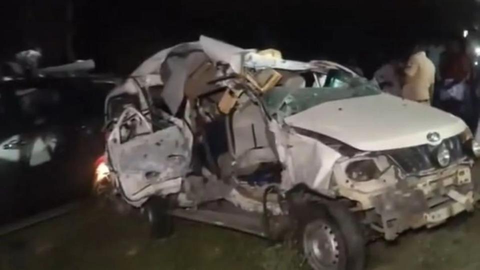 Bus Collides with two Cars in Tamil Nadu, 9 Killed