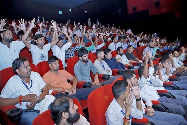 specialscreeningof‘srikanth’inindiansignlanguage