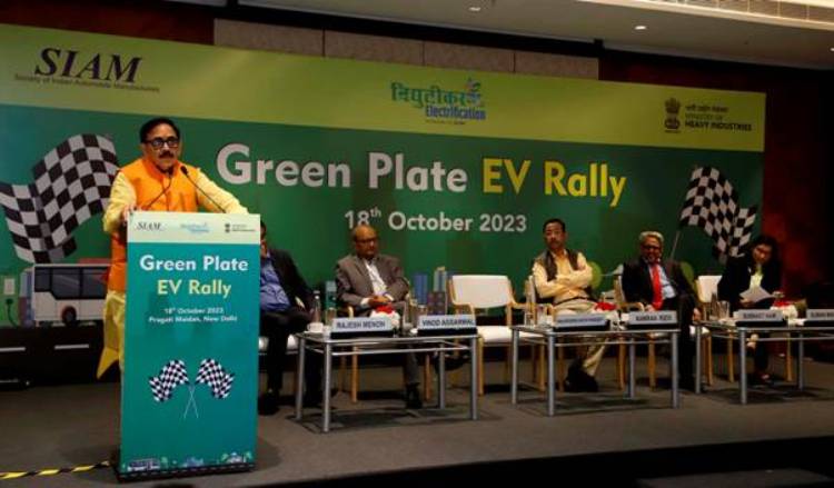 unionheavyindustriesministerdrmahendranathpandeyflagsoffgreenplateevrallyatpragatimaidaninnewdelhi