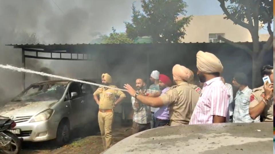 firebreaksoutatkhararpolicestationinpunjab