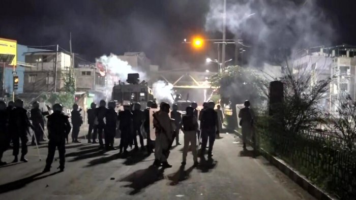 freshviolenceinimphalteargasshellsfired