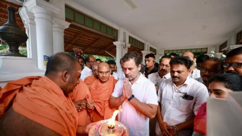 Congress Leader Rahul Gandhi Pays Visit to Sivagiri Mutt