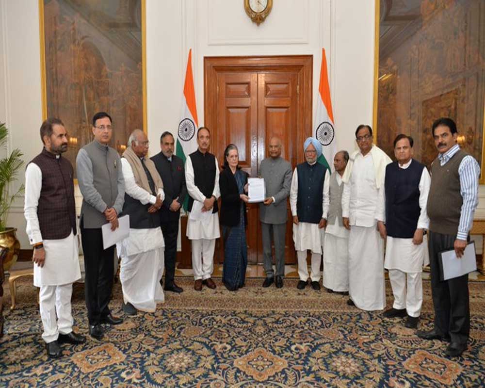 delhiviolence:congressleadersmeetprezdemandamitshahsresignationoverabdicationofduty