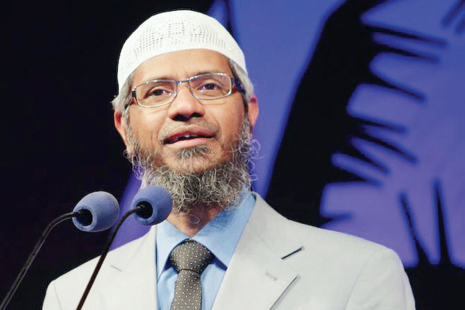 zakirnaikbreakshissilenceonterroristremarks