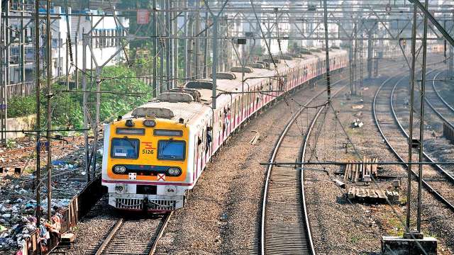 mahagovtallowsgeneralpublictotravelinlocaltrainsinmumbaifrommonday