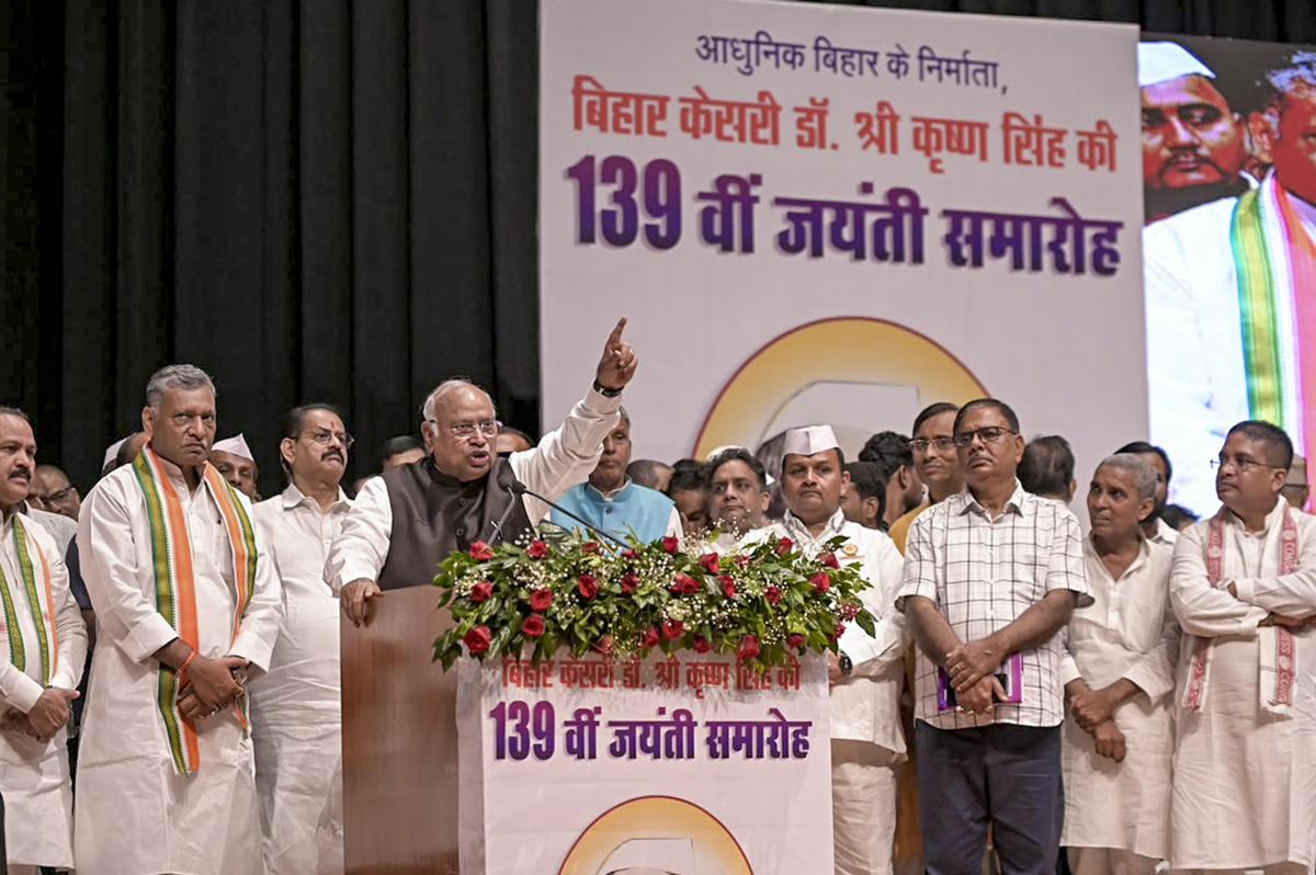 Kharge faces police complaint over controversial comment on Modi’s father