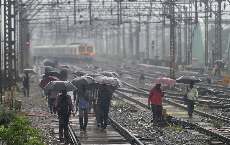 mumbailimpsbacktonormalcyasrainssubside