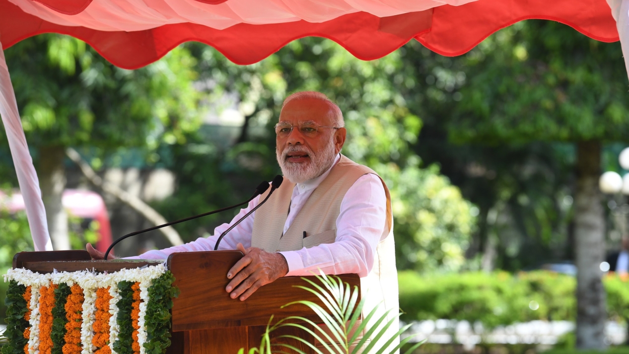 governmentismakingcontinuouseffortstoresolveproblemsandchallengesbythecountry:pmmodi