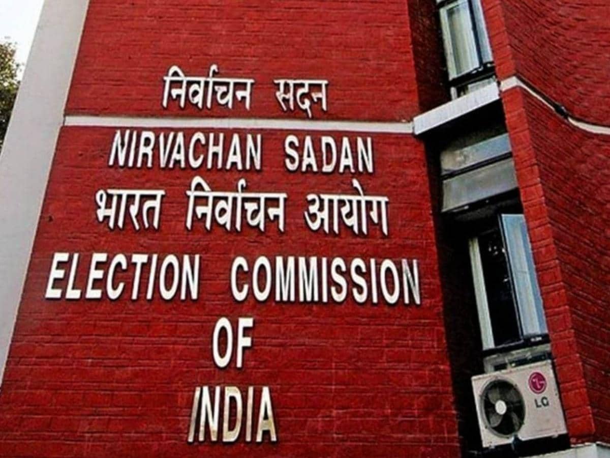 electioncommissionissuesnoticetokejriwaloveryamunapoisoningallegations