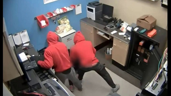 robberyatmannapuramofficeinagra:19kggoldlooted2deadingunfightexchangewithpolice