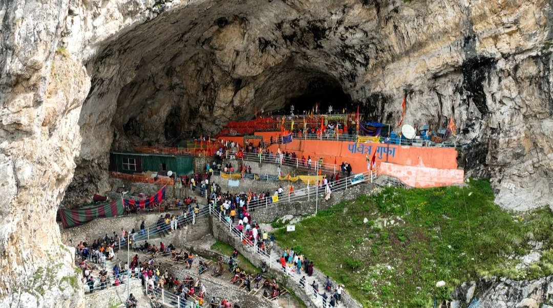 Amarnath Yatra: 3,500 pilgrims leave from Jammu base camp