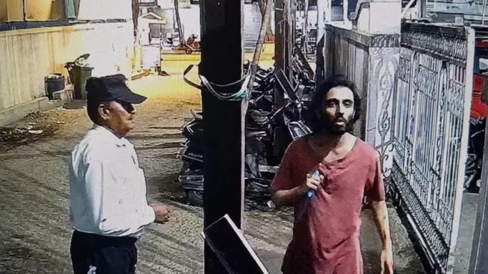 Man Stabs Guards After Recite Kalma Demand In Mumbai