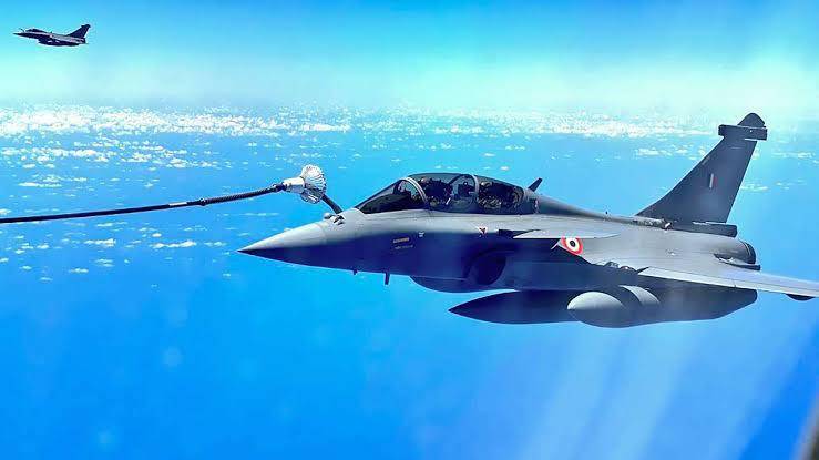 fouriafrafalefighterjetsofcarriedoutdrillinindianoceanregion