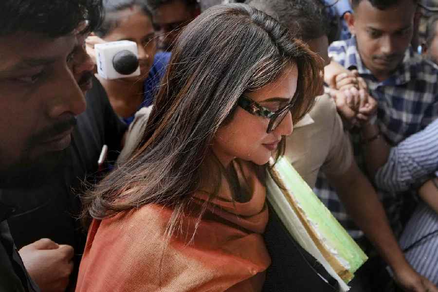 tmcmpnusratjahanquestionedbyenforcementdirectoratefor6hours