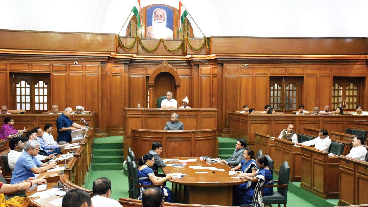 delhiassembydeputyspeakerrakhibirlamarshallsoutbjpmlasforentiredayofspecialsession