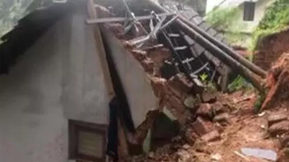 3 Killed as Compound Wall Collapses in Heavy Rain in Mengaluru