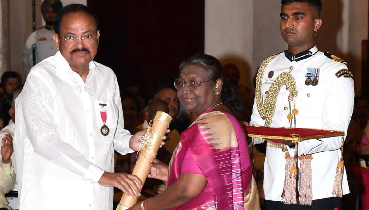 President Droupadi Murmu confers Padma Vibhushan to Venkaiah Naidu