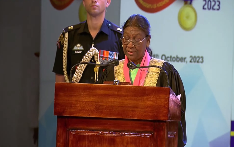 presidentdraupdimurmuaddresses20thconvocationofuniversityofkashmir