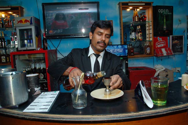 keralaannouncesnewliquorpolicybarsin34starhotelstoreopen