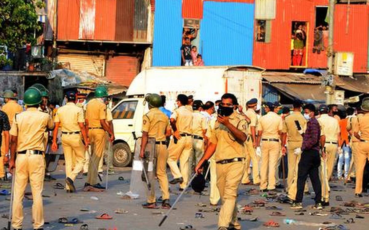 mumbaipolicearrested11personsinconnectionwithmigrantlabourersprotestinbandra