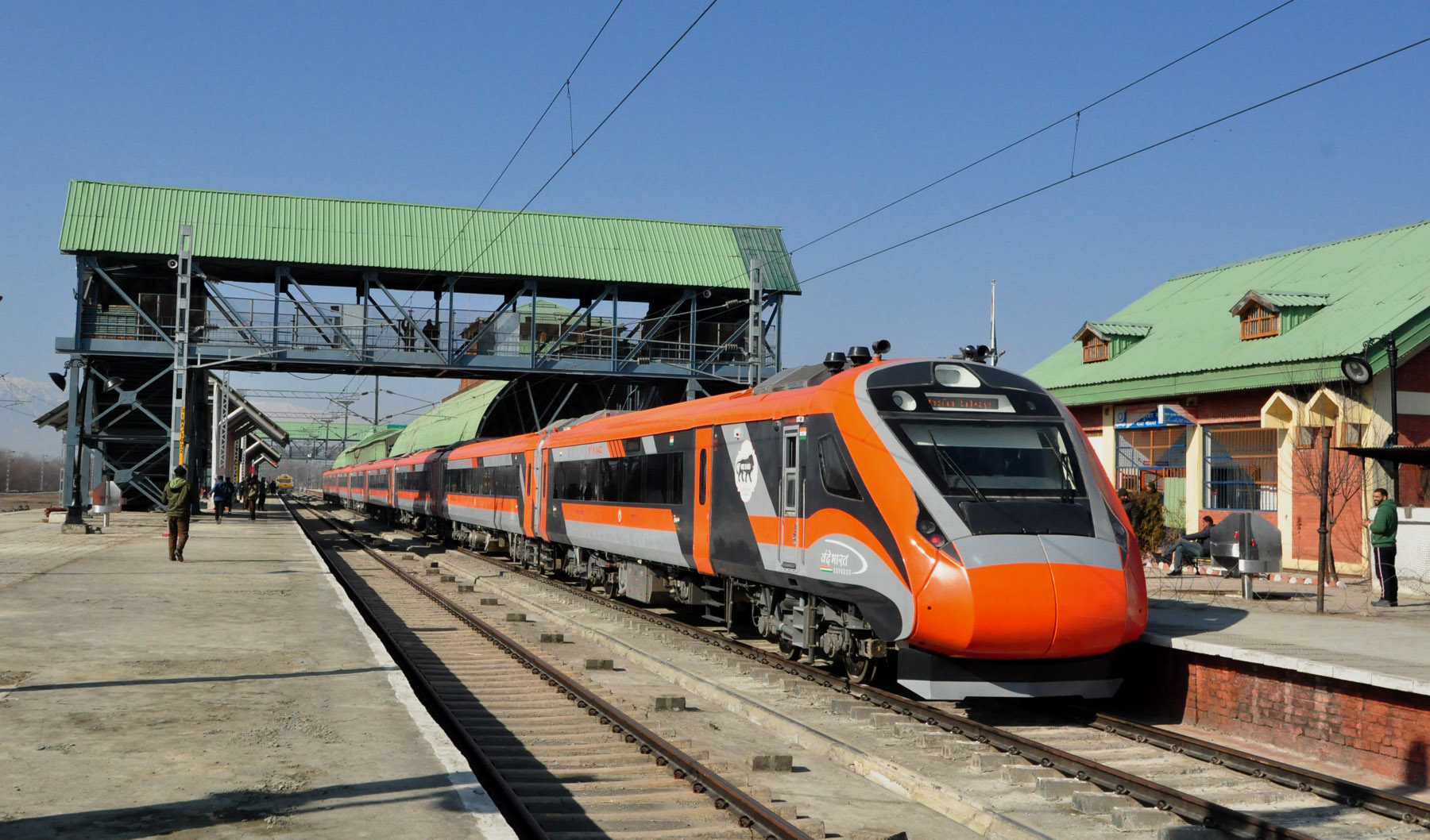 Northern Railway begins commercial operations of Vande Bharat trains between Katra & Srinagar