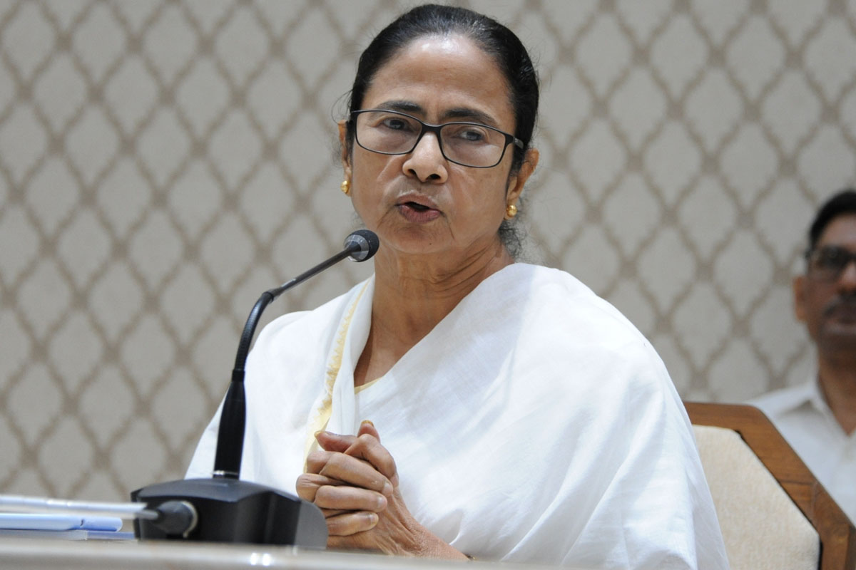 mamatabanerjeecallsdelhiriots‘genocide’allegesbjpimplementinggujaratmodelofriotsacrossindia