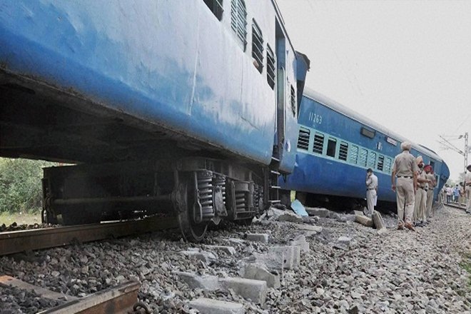 aurangabadhyderabadpassengertrainderailed