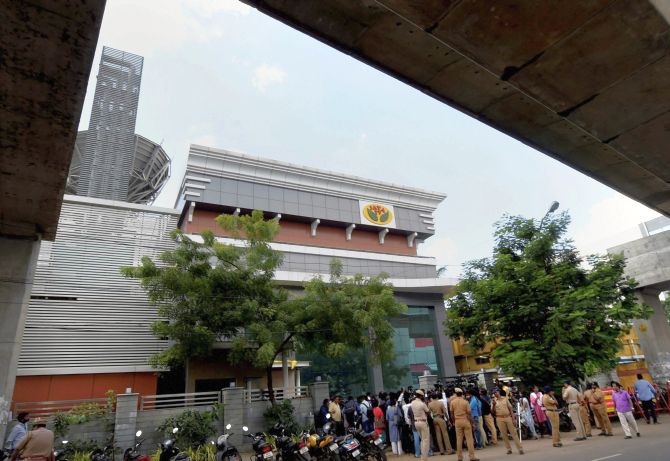 itdeptdetectsrs1430crundisclosedincomeinraidsonjayatvsasikala