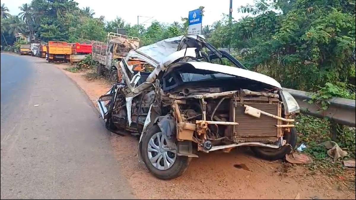 Five Persons Including Child Killed As Car Collides With Lorry Carrying Gas Cylinders