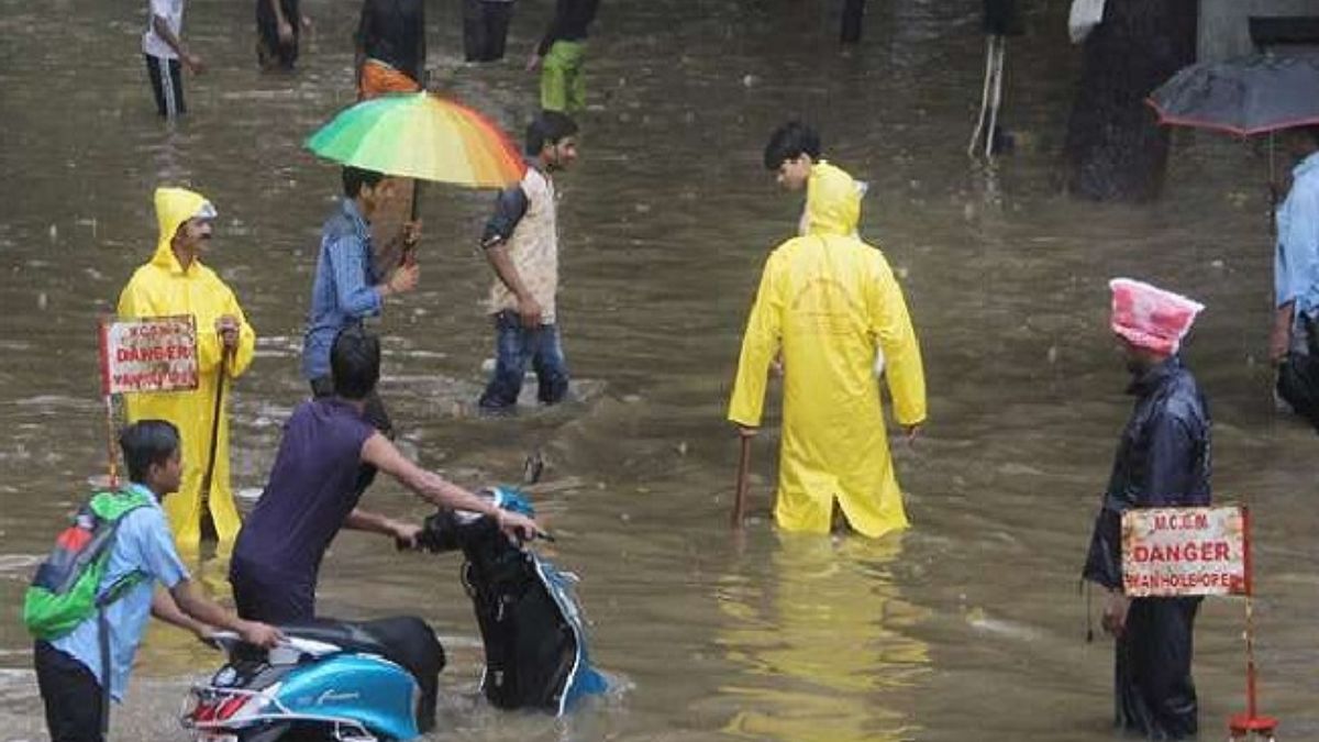 heavydownpourinchennaicausesdisruptiontonormallife