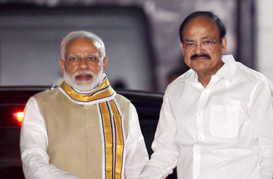 pmmodiwelcomesvenkaiahnaiduasrschairman