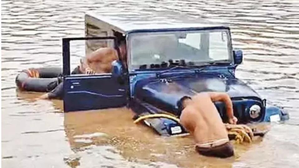 Drunk Youths of Chennai Sleep In Jeep Parked In Lake, Wake Up To Rising Waters