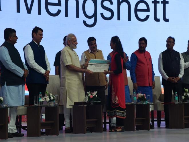 winnersofluckygrahakyojanaanddigidhanvyaparyojanafelicitatedbypm