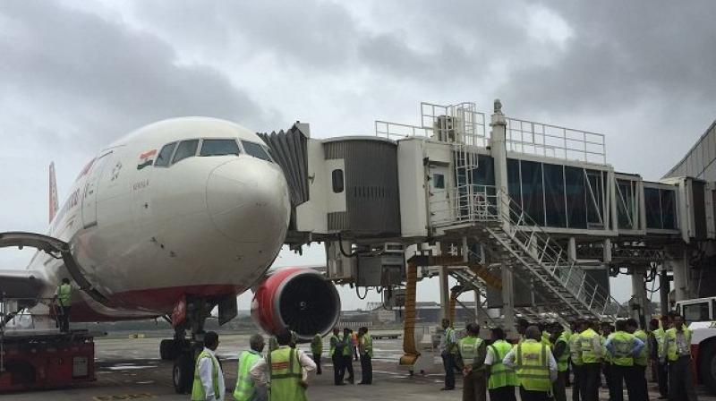 airindiaflighthitsaerobridgeatmumbaiairportnoinjuries