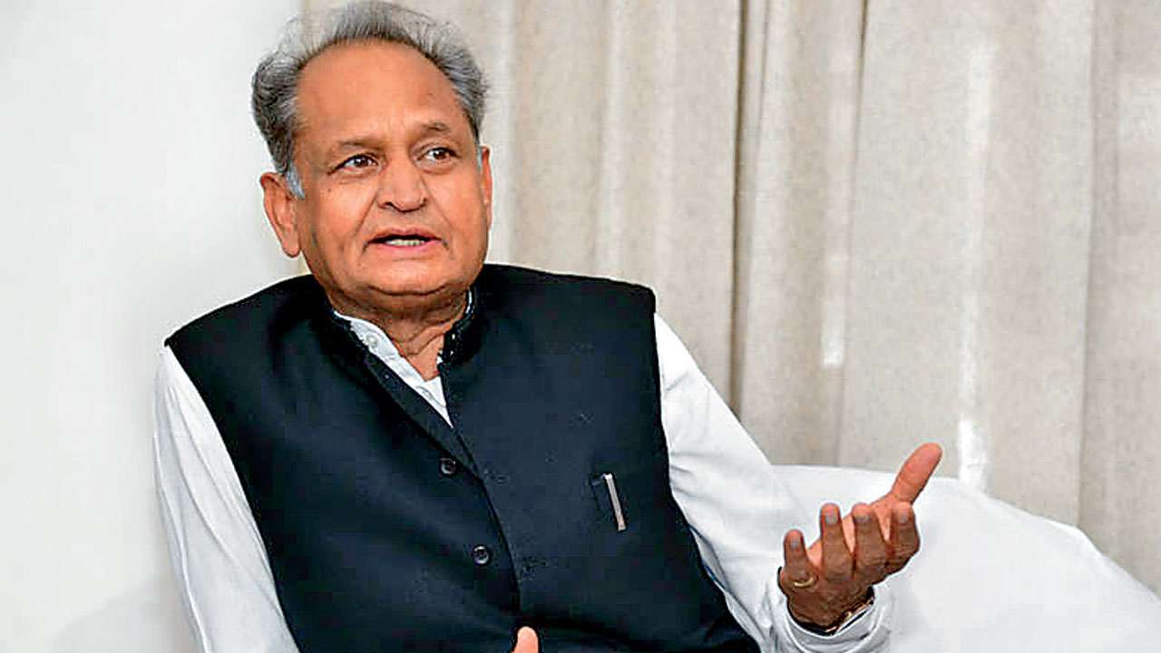 amidcongresscrisisashokgehlotmeetssoniagandhi