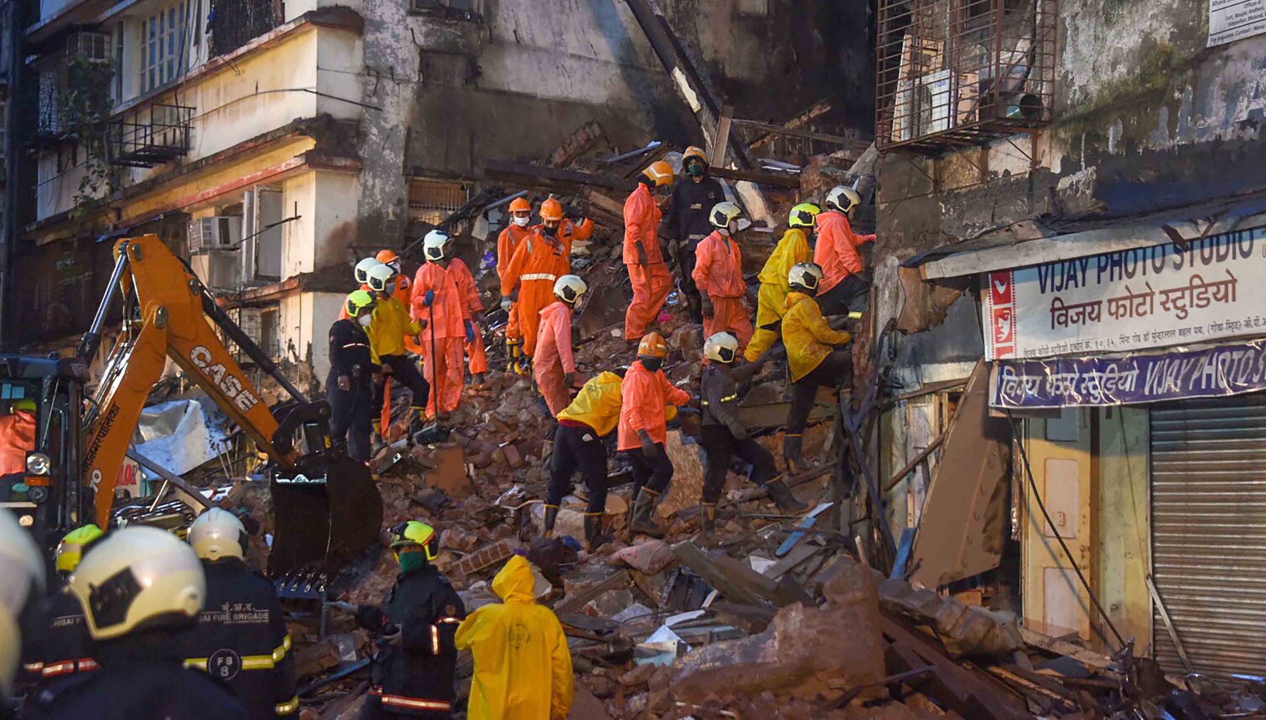 deathtollinsouthmumbaibuildingcollapserisesto6