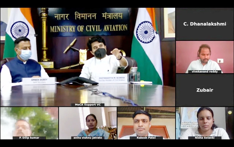 aviationministerjyotiradityascindiainteractswithfarmersonbenefitsofkisandrones
